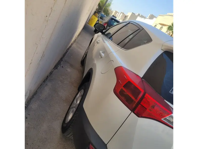 Toyota RAV4 2013 4