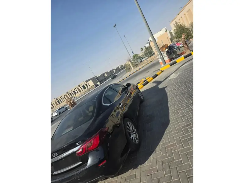 Infiniti Q70 2016 4