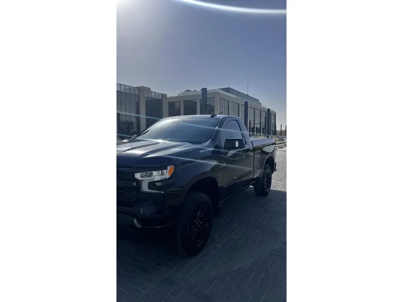 Chevrolet Silverado 2023 3