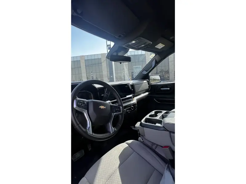 Chevrolet Silverado 2023 6