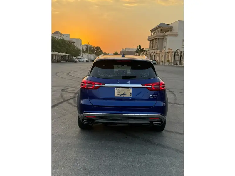 Hongqi HS5 2022 2