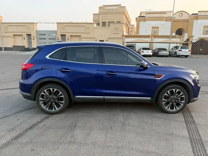 Hongqi HS5 2022 3