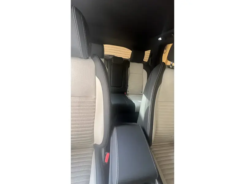 Land Rover Discovery  2023 14