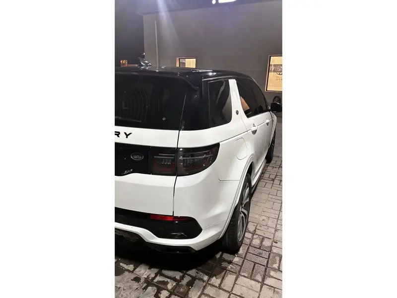 Land Rover Discovery  2023 6