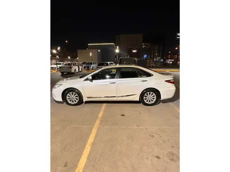 Toyota Camry 2016 4