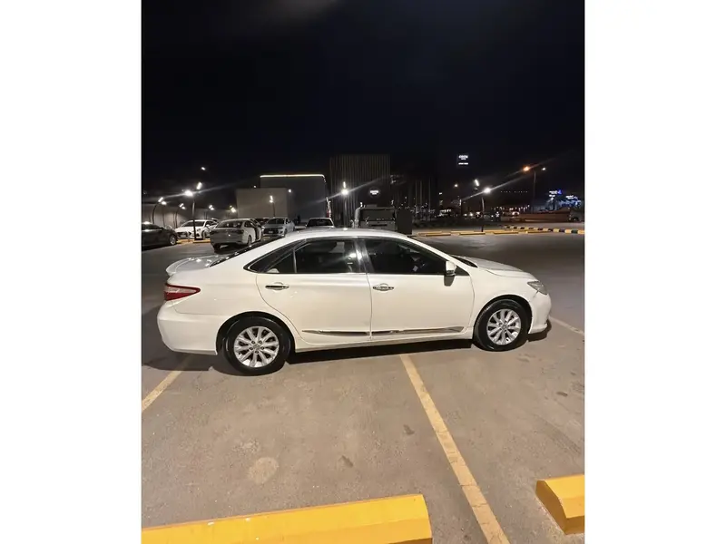Toyota Camry 2016 3