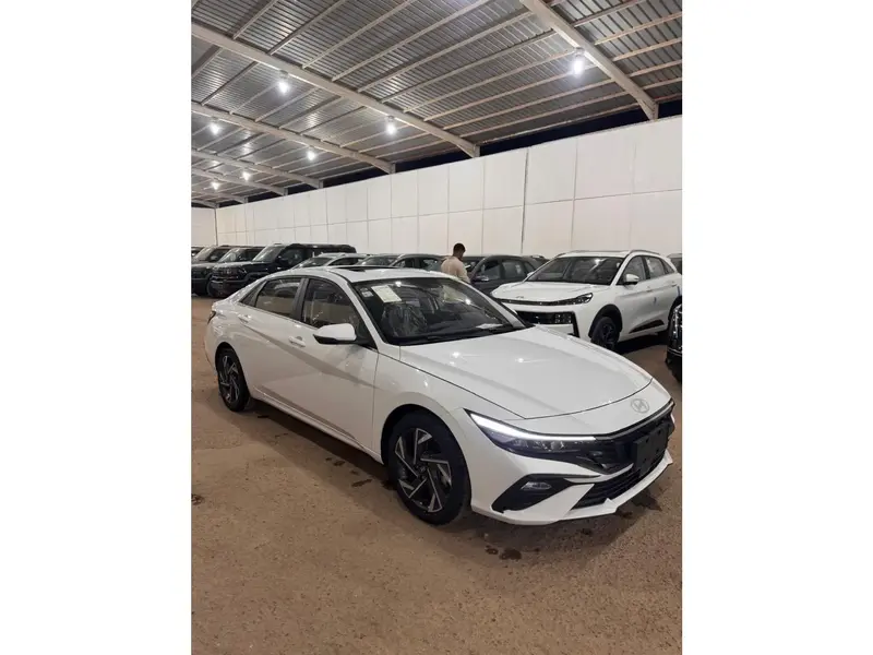 Hyundai Elantra 2025 2