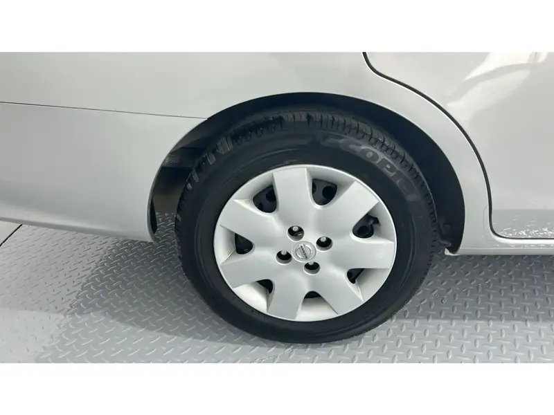 Nissan Sunny STD 2024 12