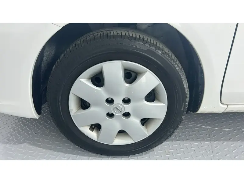 Nissan Sunny STD 2024 29