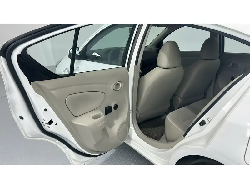 Nissan Sunny STD 2024 21