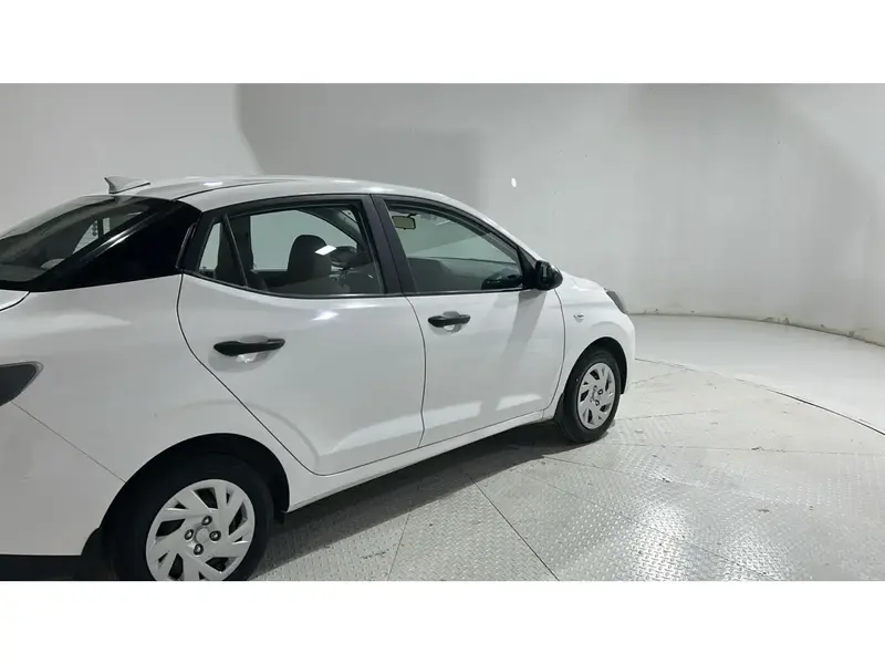 Hyundai GRAND i10 FLT 2024 4