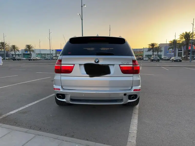 BMW 5 Series 2010 4