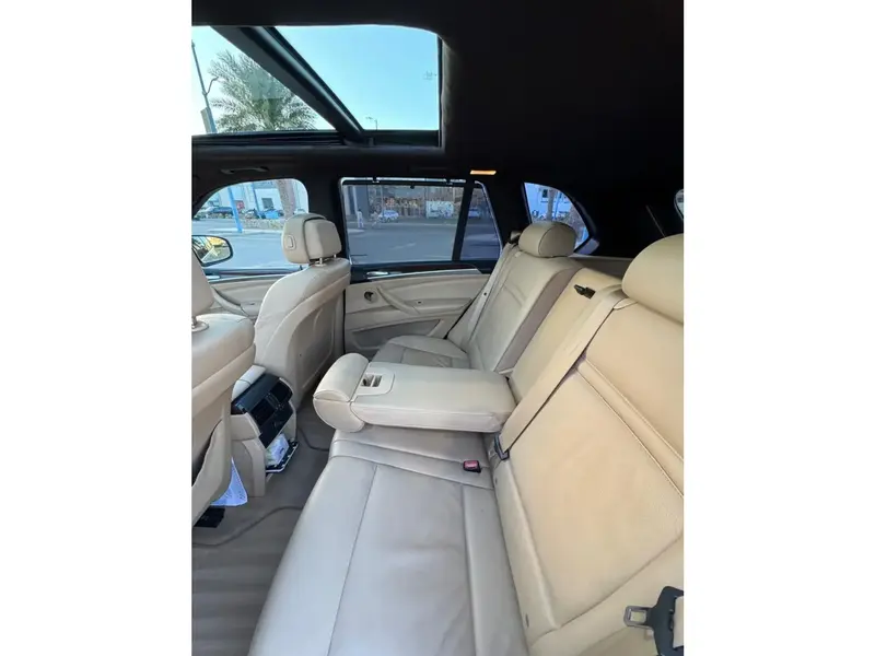 BMW 5 Series 2010 7