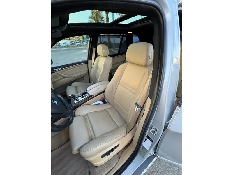 BMW 5 Series 2010 9