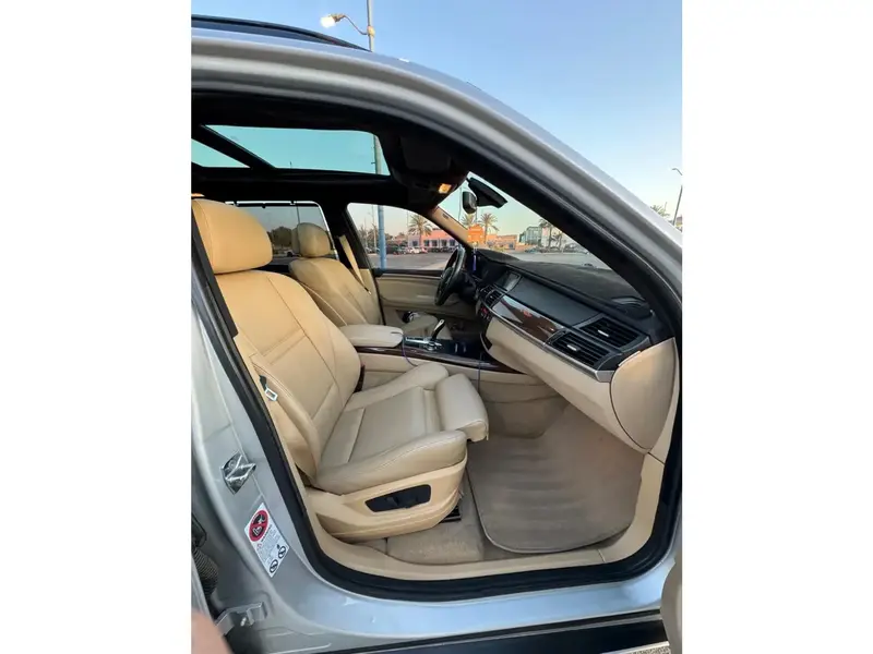 BMW 5 Series 2010 13