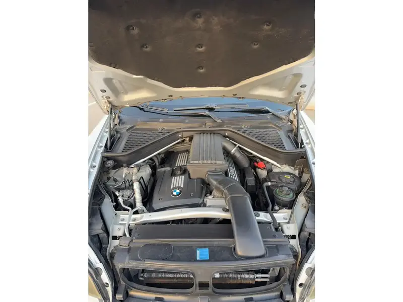 BMW 5 Series 2010 18