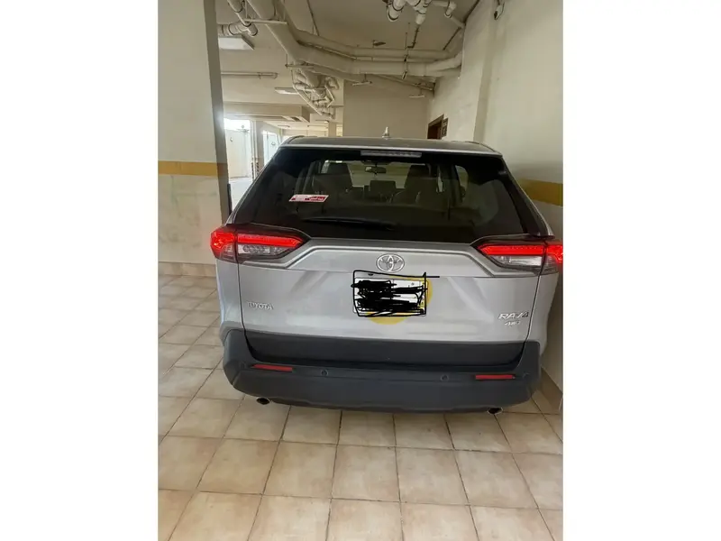 Toyota RAV4 2024 4
