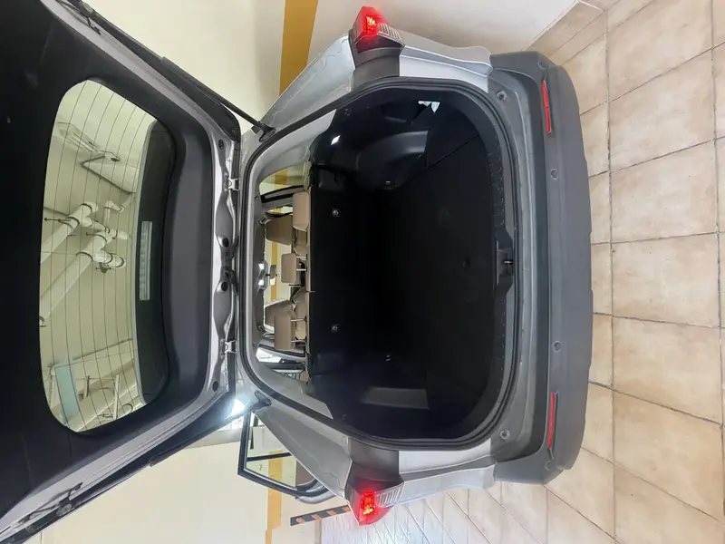 Toyota RAV4 2024 9