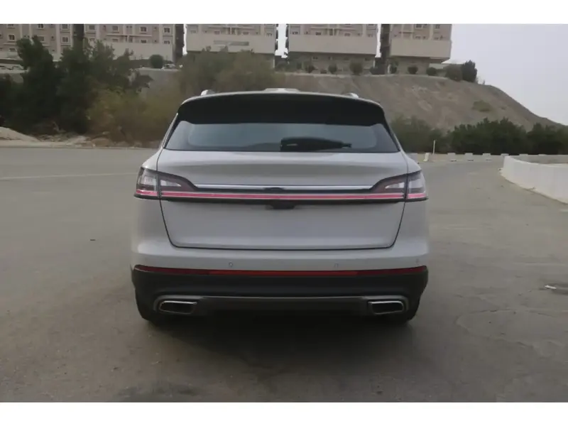 Lincoln Nautilus 2022 4