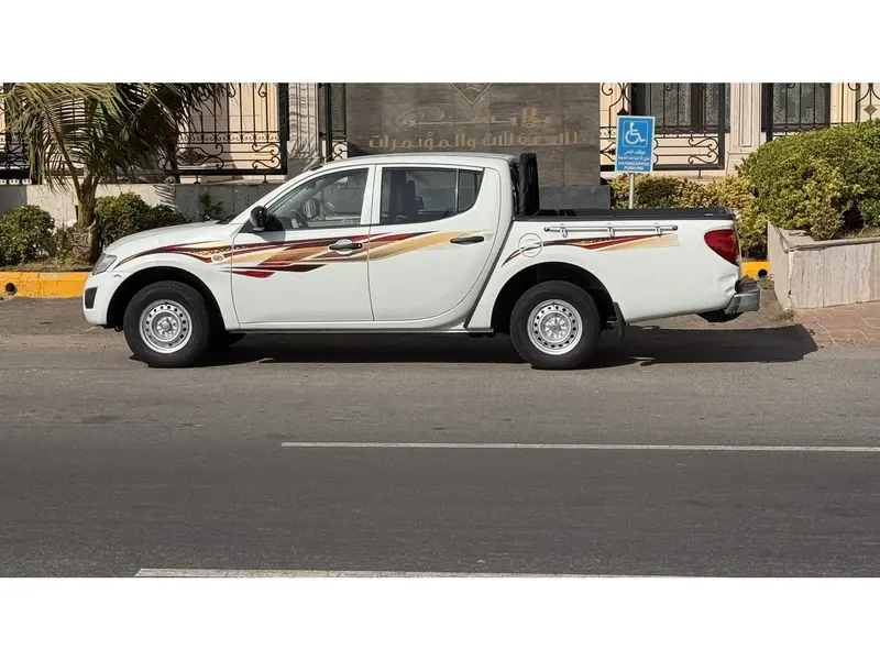 Mitsubishi L200 2011 2