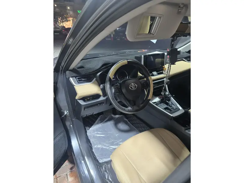 Toyota RAV4 2024 2