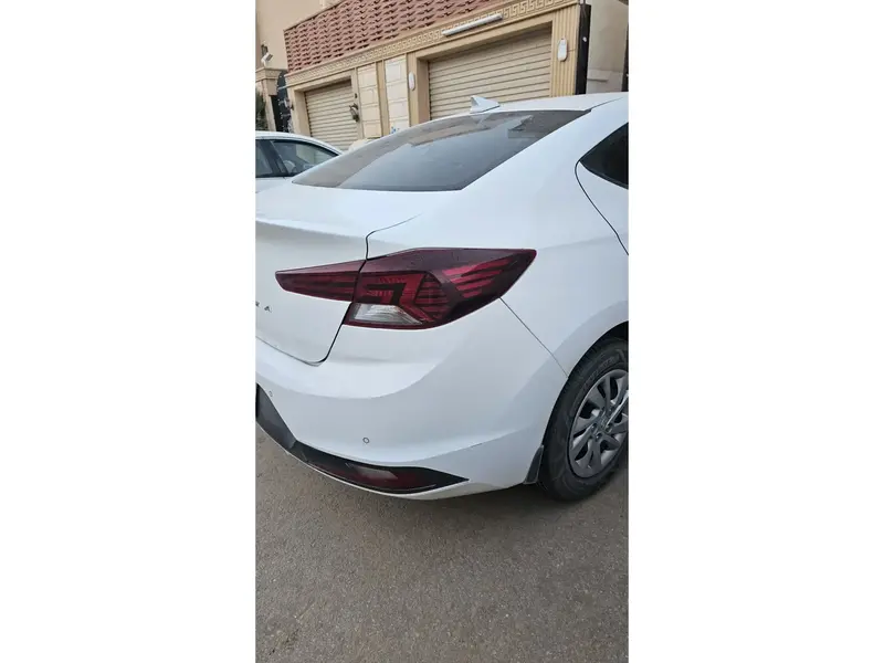 Hyundai Elantra 2020 8