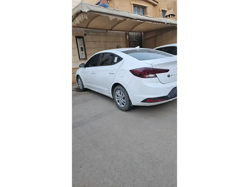 Hyundai Elantra 2020 7