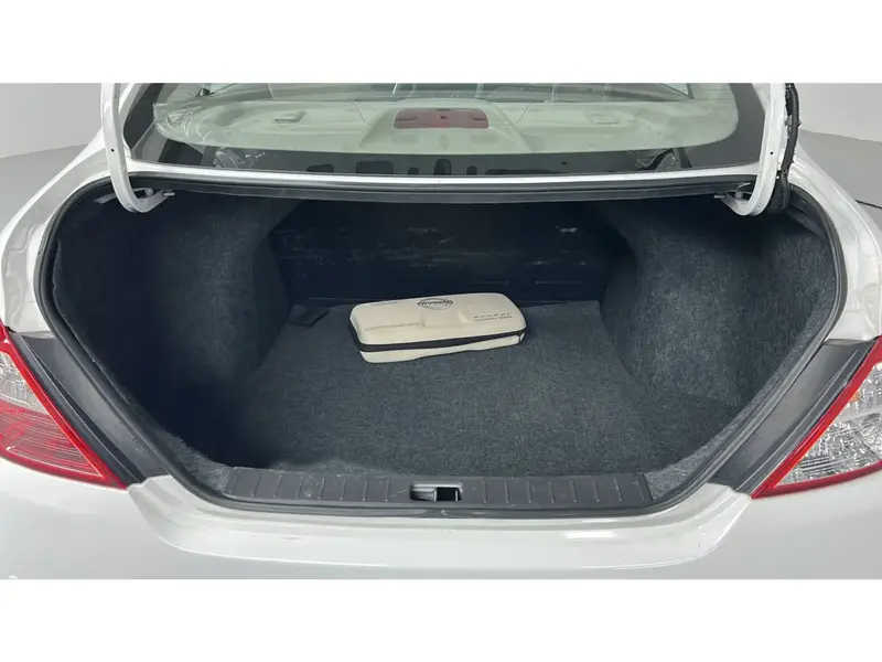 Nissan Sunny STD 2024 29