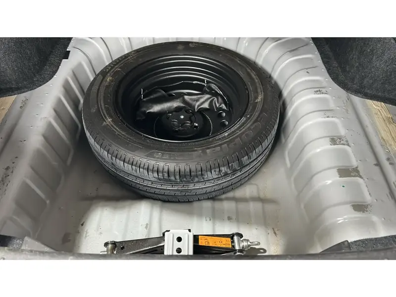 Nissan Sunny STD 2024 30