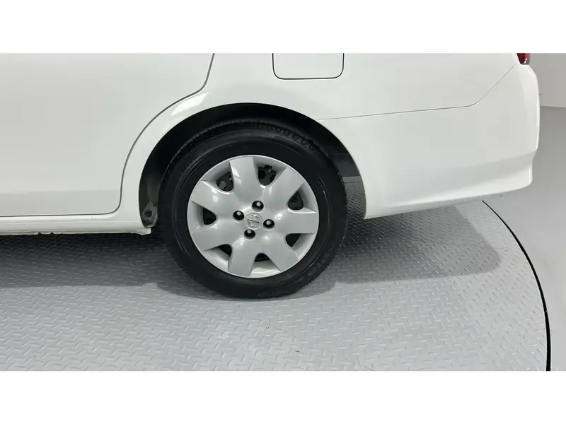 Nissan Sunny STD 2024 32
