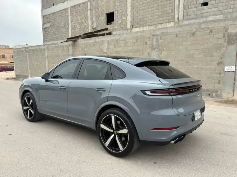 Porsche Cayenne Coupe 2024 Facelift High Spec. 16