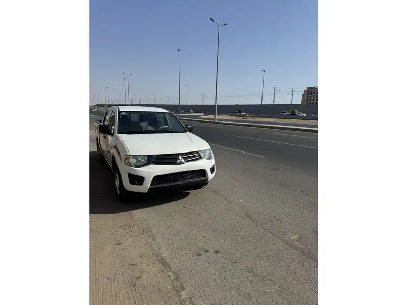 Mitsubishi L200 2011 5