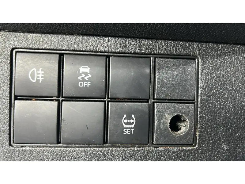 Toyota Yaris Y 2023 14