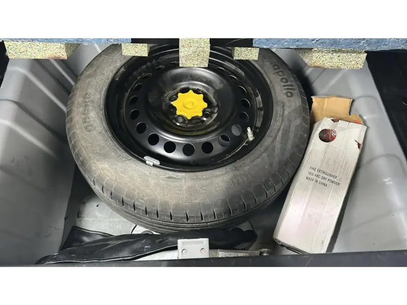 Toyota Yaris Y 2023 16