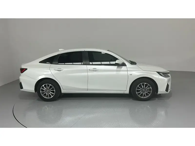 Toyota Yaris Y 2023 8