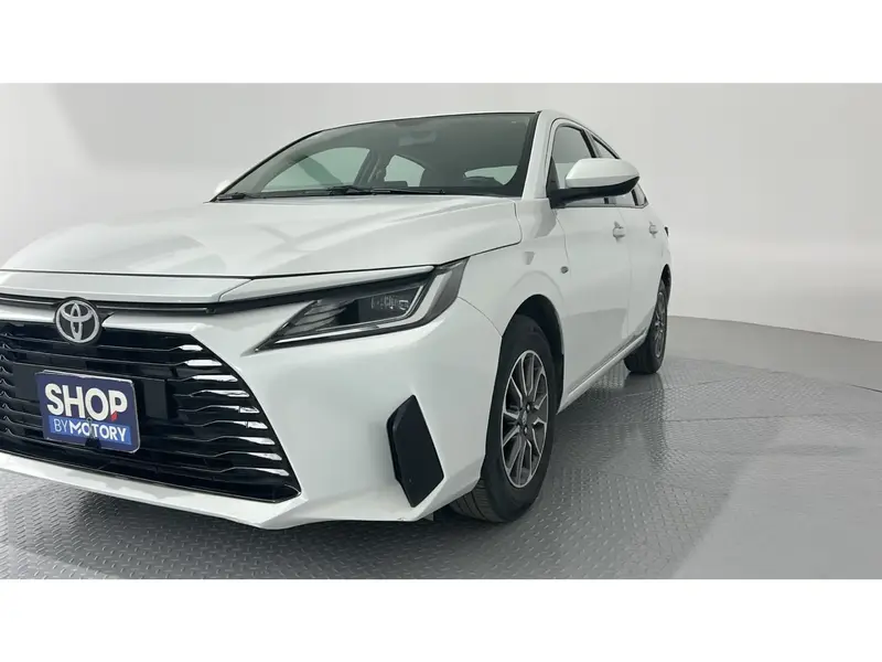 Toyota Yaris Y 2023 3
