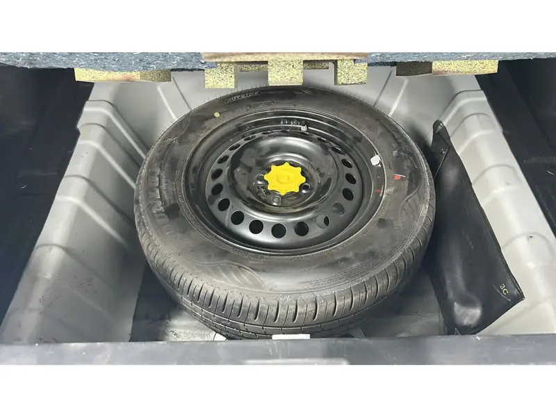 Toyota Yaris Y 2023 33