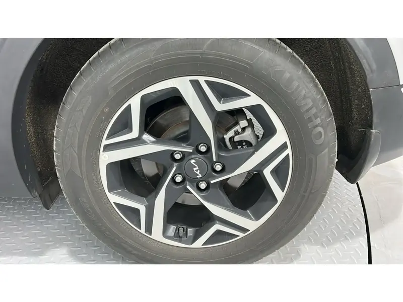 كيا سبورتاج ستاندر 2023 18