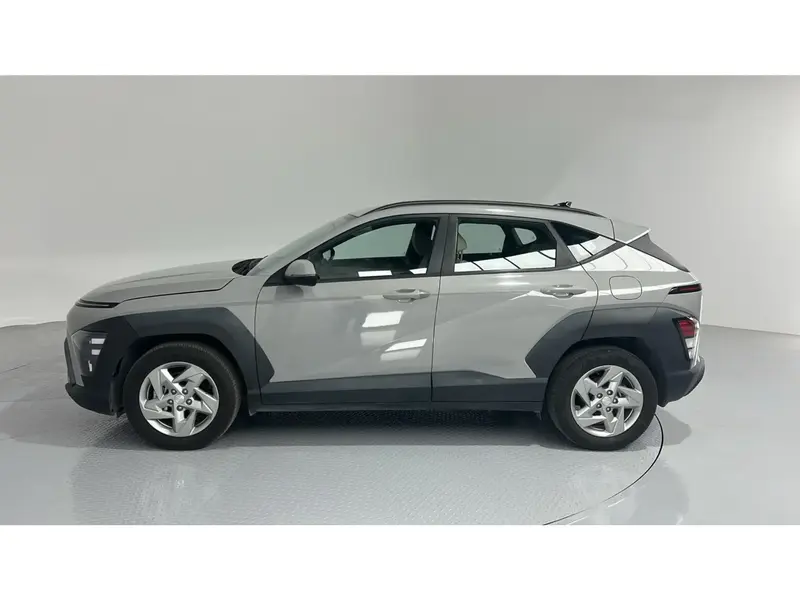 Hyundai Kona GL 2024 22