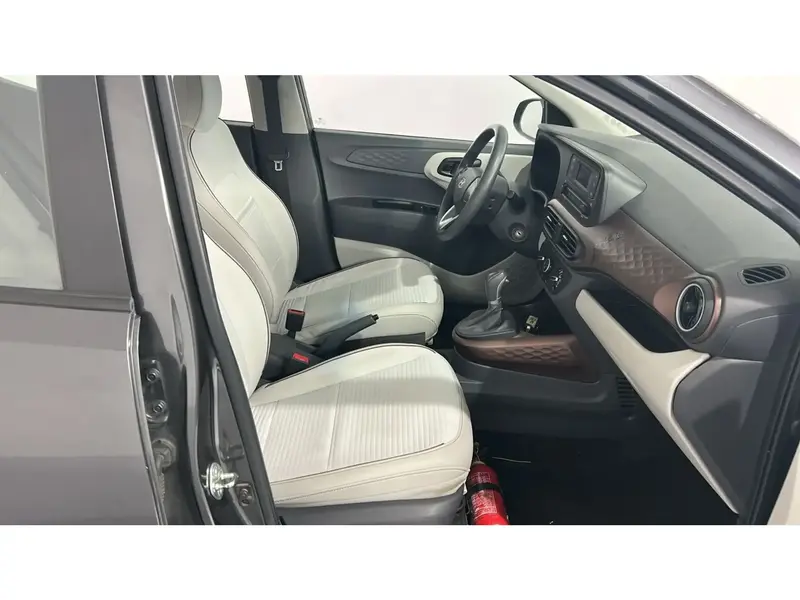 Hyundai GRAND i10 FLT 2024 17
