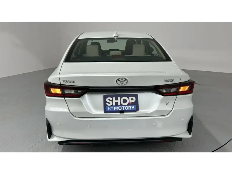 Toyota Yaris Y 2023 4