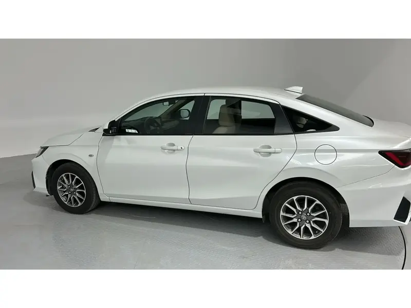 Toyota Yaris Y 2023 7