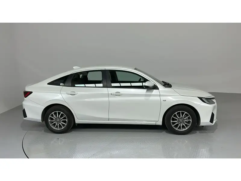 Toyota Yaris Y 2023 5