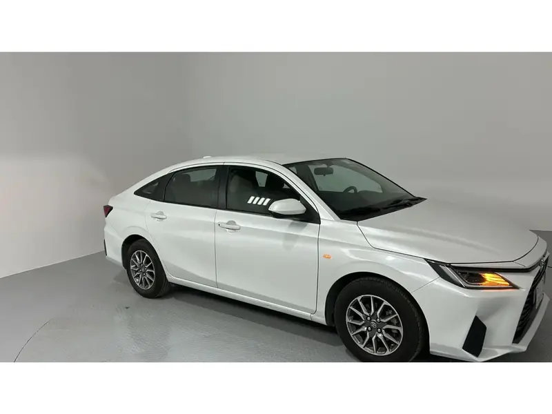 Toyota Yaris Y 2023 2
