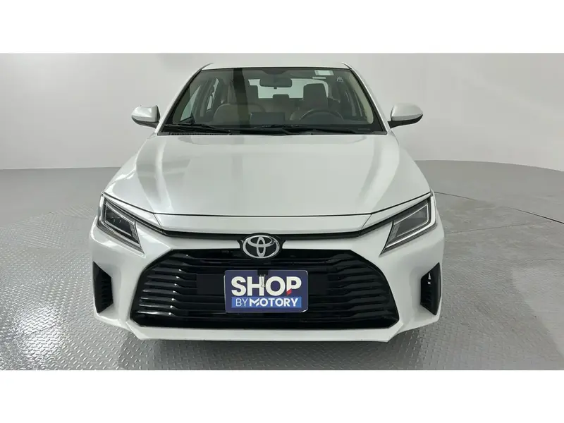 Toyota Yaris Y 2023 1