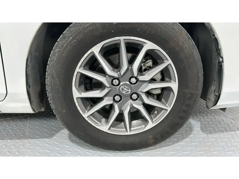 Toyota Yaris Y 2023 18