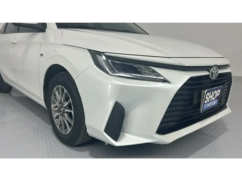 Toyota Yaris Y 2023 5