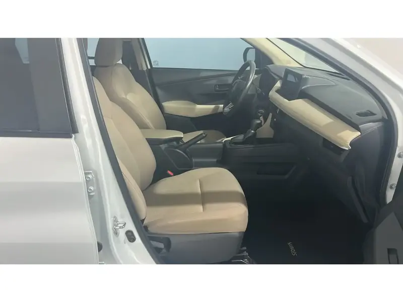 Toyota Yaris Y 2023 9