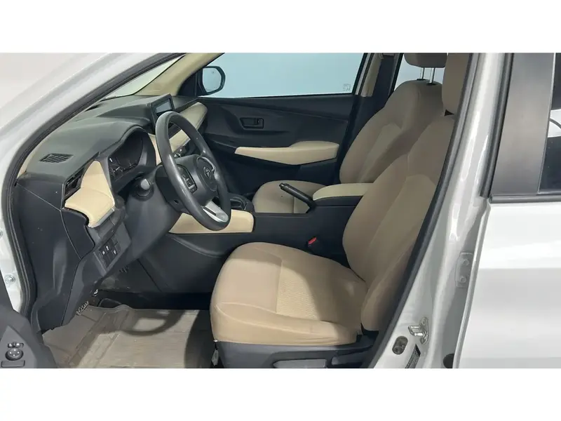 Toyota Yaris Y 2023 24