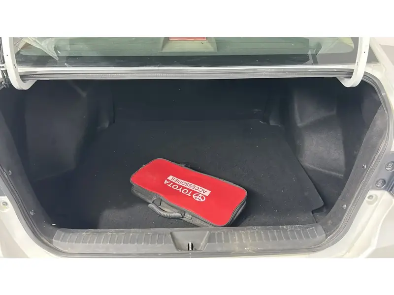Toyota Yaris Y 2023 28